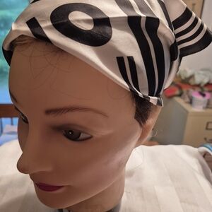 Stylish Vintage Black and White Scarf